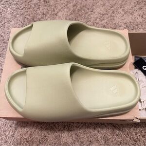 Yeezy Resin Slides Size 12
